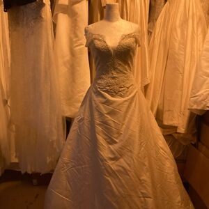 Paloma Blanca size 10 ivory lace and silk